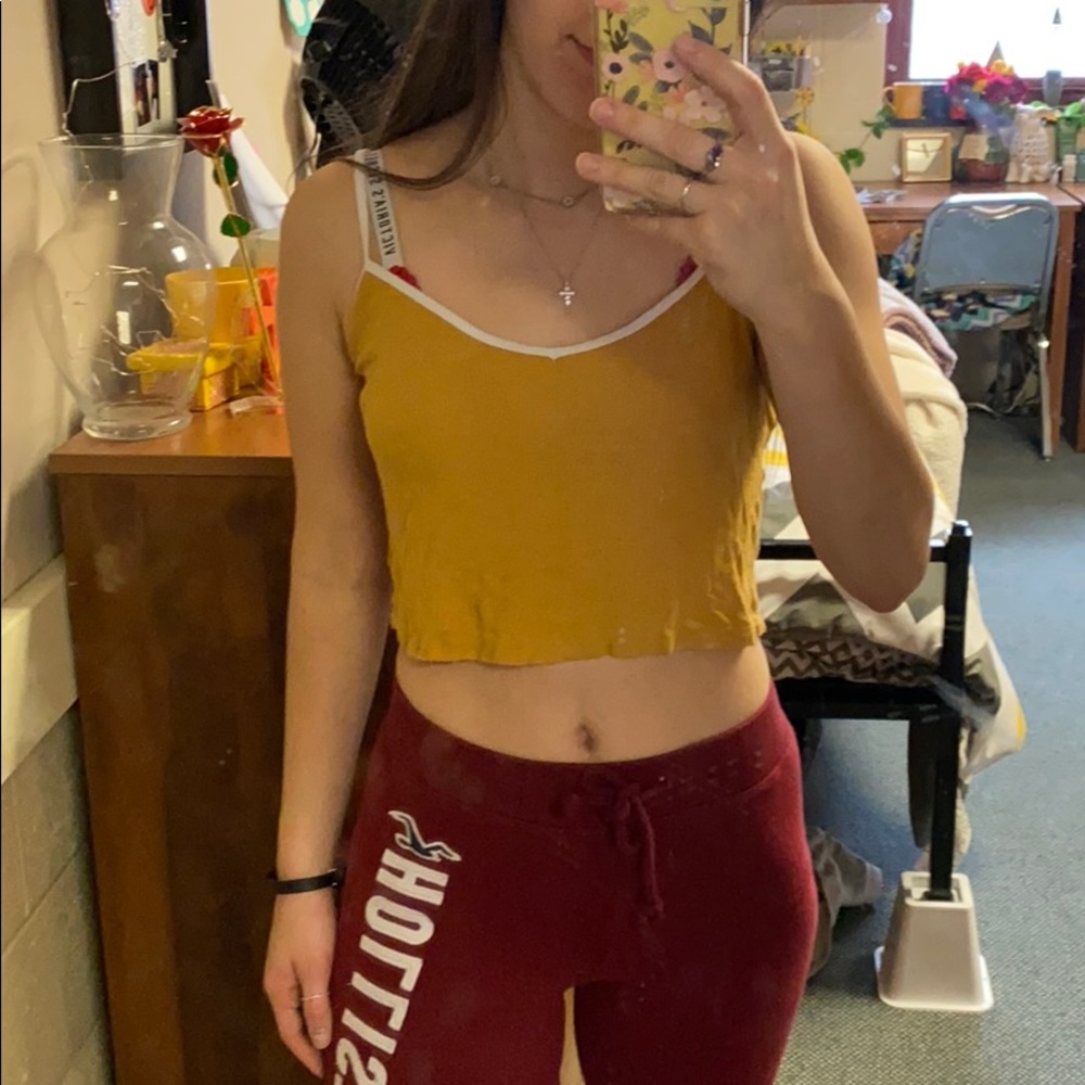 Cropped yellow tank top